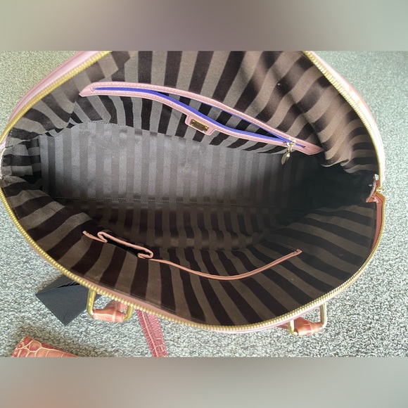 MCM Rare Powder Pink Croc-Embossed Leather Dome Satchel with crossbody strap - Picture 4 of 16